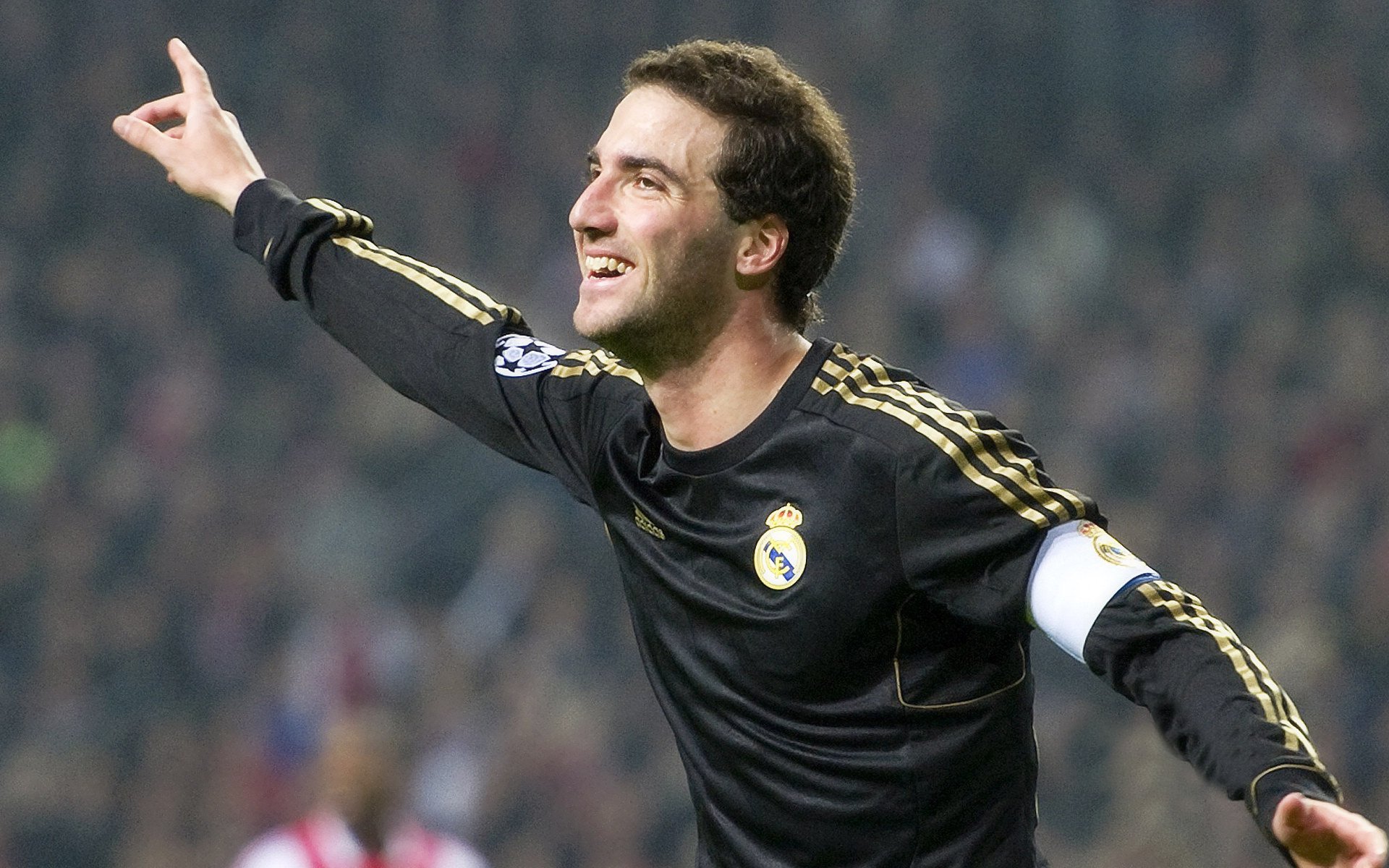 卡拉斯科一锤定音，玻利维亚关键战突围尼斯书写历史新篇